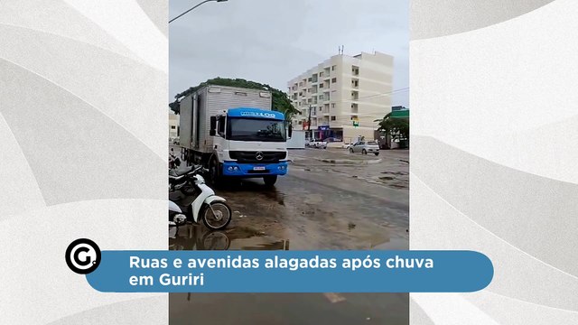 Ruas e avenidas alagadas após chuva em Guriri
