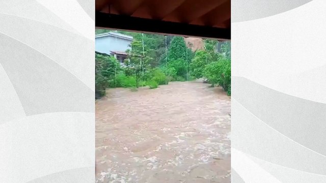 Temporal alaga ruas e assusta moradora em Guaçuí