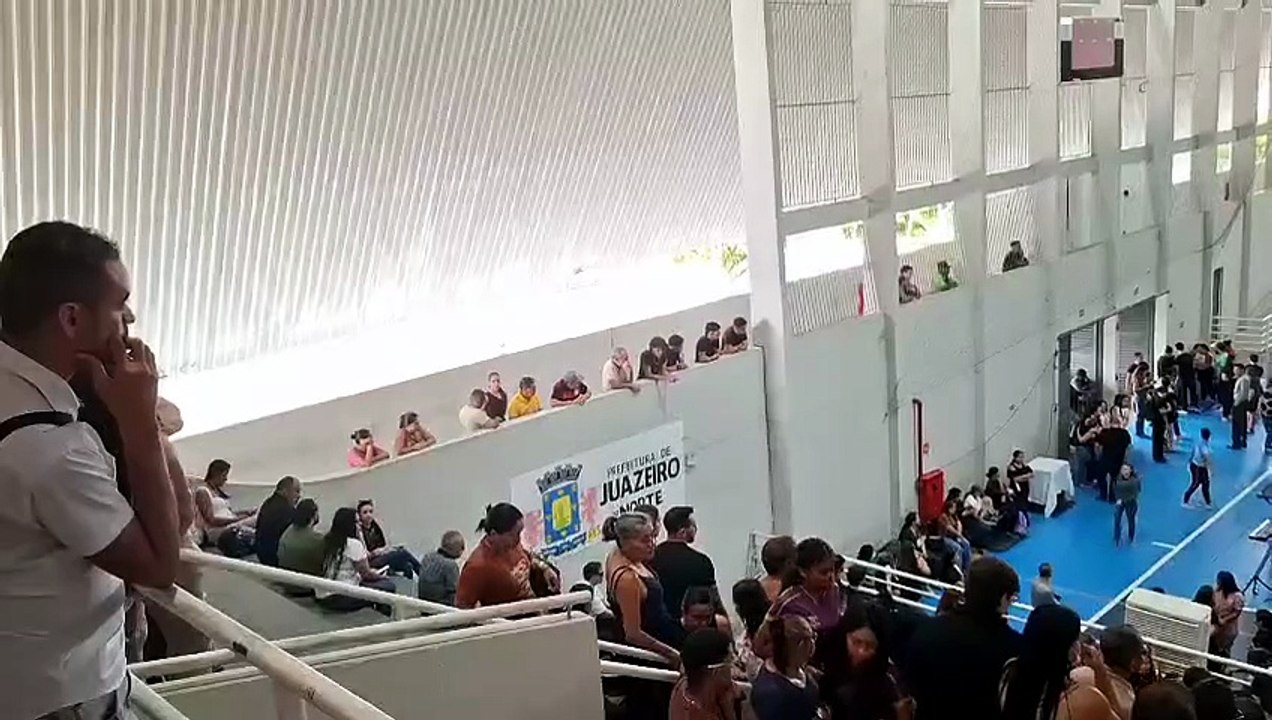 Velório em Juazeiro do Norte: familiares se despedem de jovens