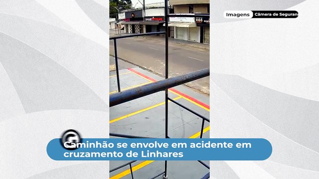 Caminhão se envolve em acidente em cruzamento de Linhares