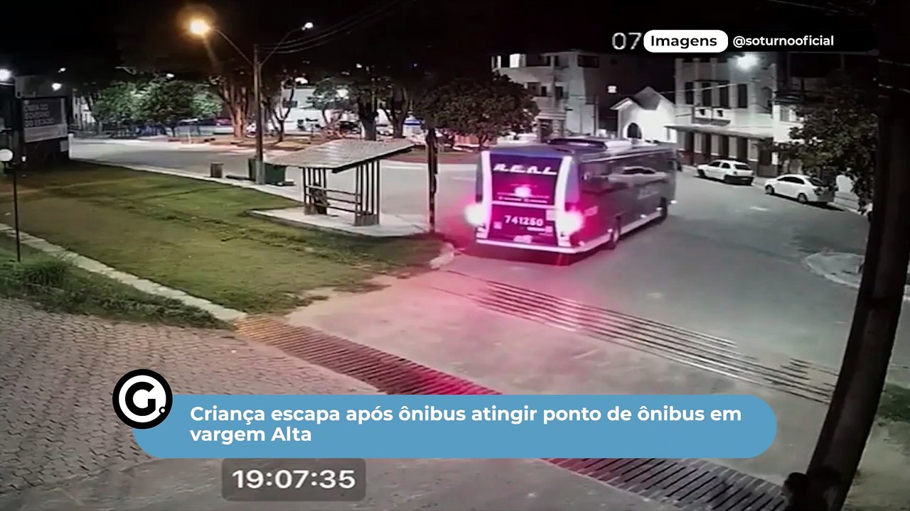 Criança escapa após ônibus atingir ponto de ônibus em vargem Alta
