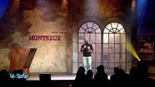 Akim Omiri sur la scène du Montreux Comédie Club