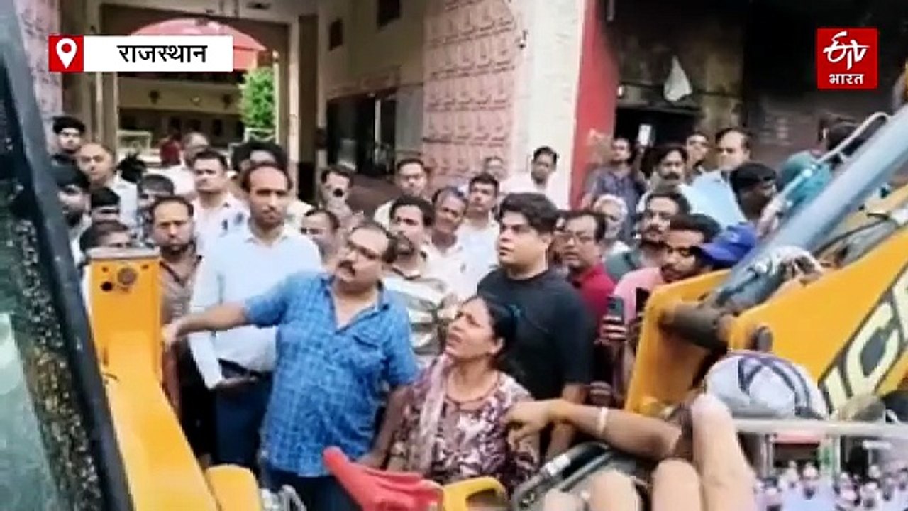 Alwar Encroachment Action : मंत्री ने रोका बुलडोजर, बोले- पुराने अतिक्रमण पर अफसर भी जवाब दें
