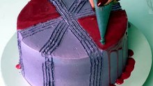 Celebrate sweetly with an edible garden cake🍰