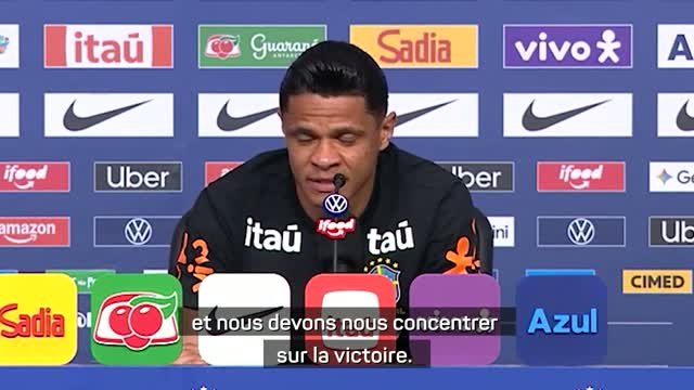 Brésil - Douglas Santos : Nous prions pour que Neymar soit à 100% au plus vite
