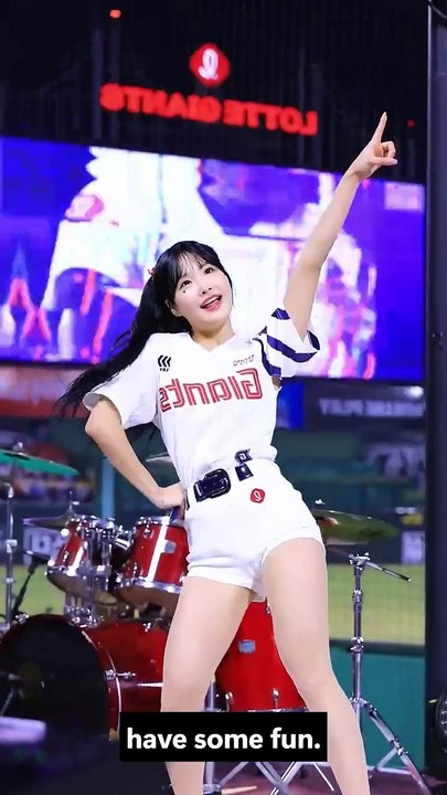 Lotte Giants Choi Hong-ra Fancam Dynamic Dance Performance + Cheerleader EP 76