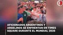 Seguidores de las selecciones de futbol de Argentina y de Argelina se pelean en Times Square, Nueva York