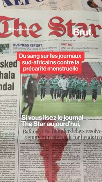 Du sang sur les journaux sud-africains contre la précarité menstruelle