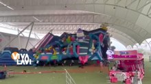Brincolín es arrastrado por el viento con niños dentro