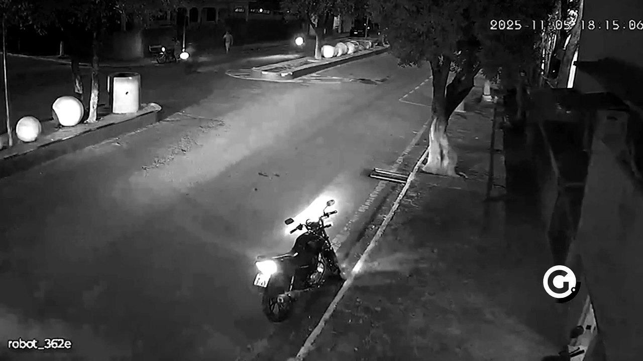 Motociclista fica ferido após bater em ônibus escolar em Jerônimo Monteiro