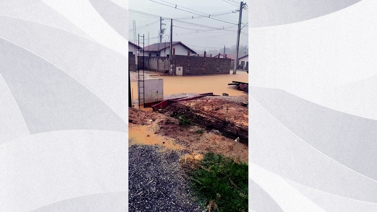 Chuva alaga residenciais do 'Minha Casa, Minha Vida' em Linhares