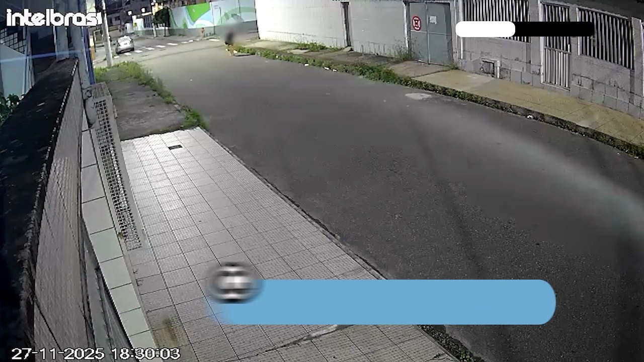 Queda de mulher de moto chama a atenção em bairro da Serra