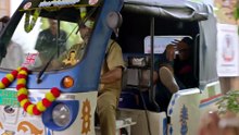 Sureshanteyum Sumalathayudeyum Hrudayahariyaya Pranayakadha 2024 Malayalam HQ HDRip Movie Part 1