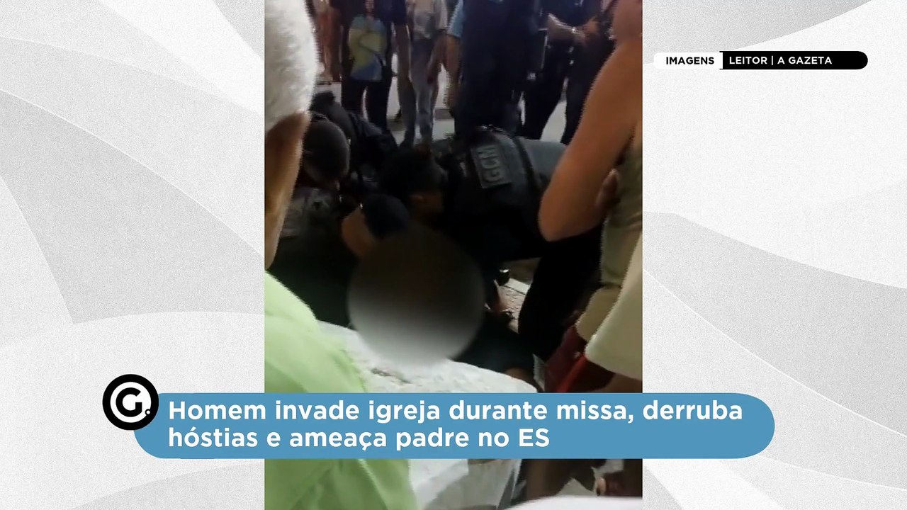 Homem invade igreja durante missa, derruba hóstias e ameaça padre no ES