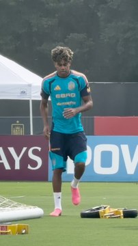 Los GESTOS de LAMINE YAMAL en el entrenamiento 24H después de su debut…