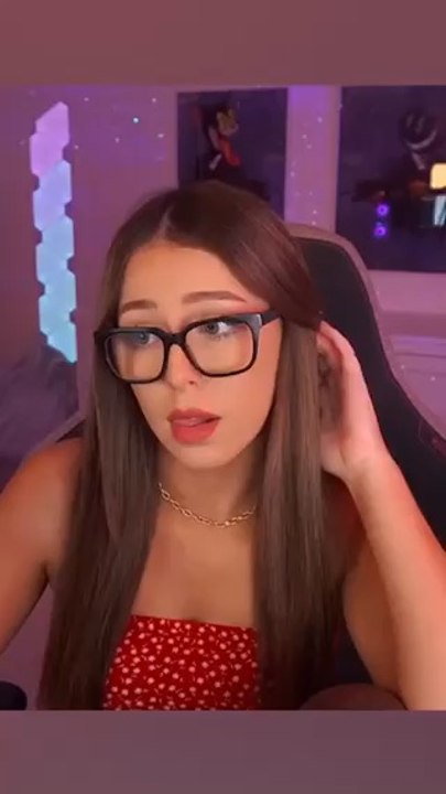 BRUHHH? WHATTT #twitch #streamer #gamergirl #twitchstreamer #twitchclips #twitchmoments #twitchfails #jokes