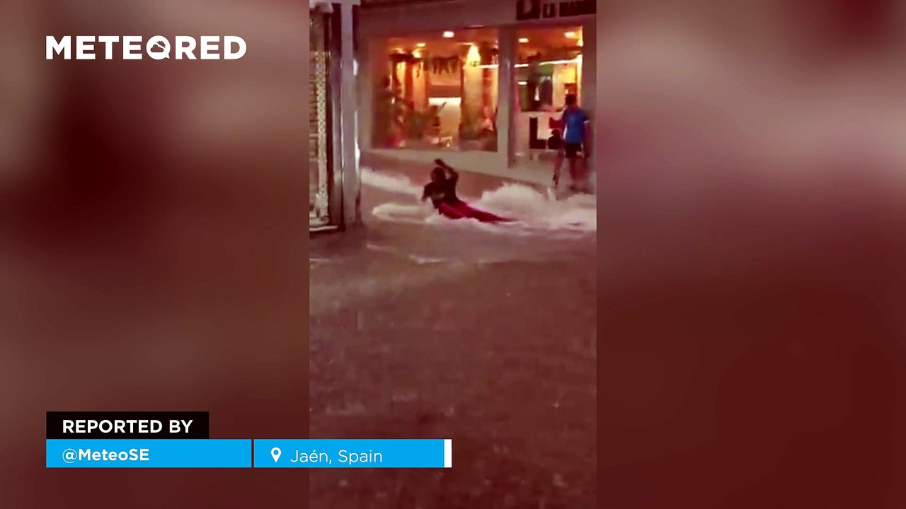 A powerful storm turns the streets of Jaén (Spain) into torrents