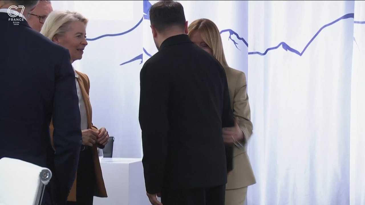 Marco Rubio enters the G7 room and EVERYONE reacts | Leaders rush to greet him