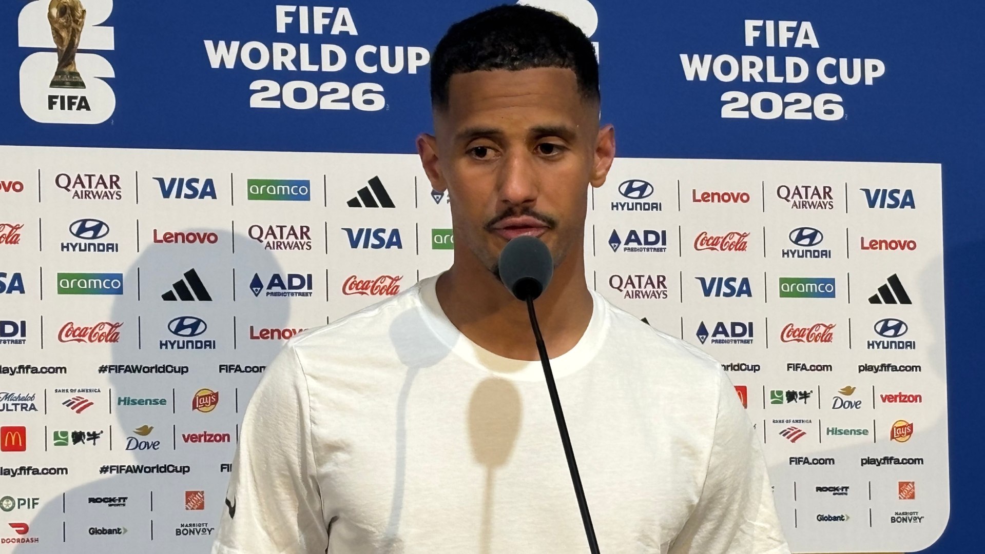 Saliba: "No veo límites para Mbappé"