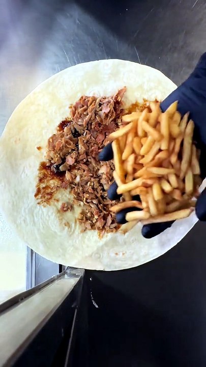 How To Make a French Tacos Meat with Gruyère ch...