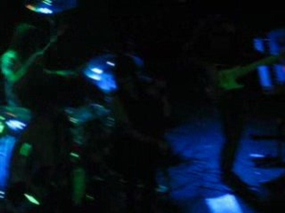 The Veronicas - Everything [Chameleon Club - 6.19.08]