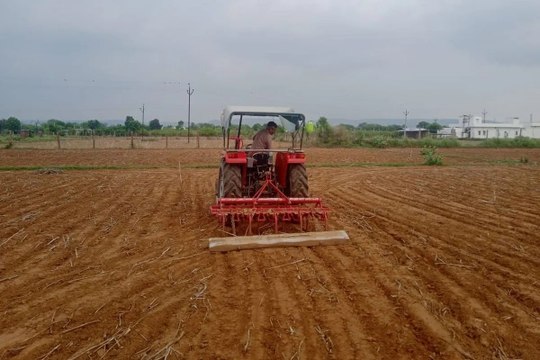 swm news...खरीफ फसलों की बुवाई में जुटे ‘धरती पुत्र’, मानसून का इंतजार