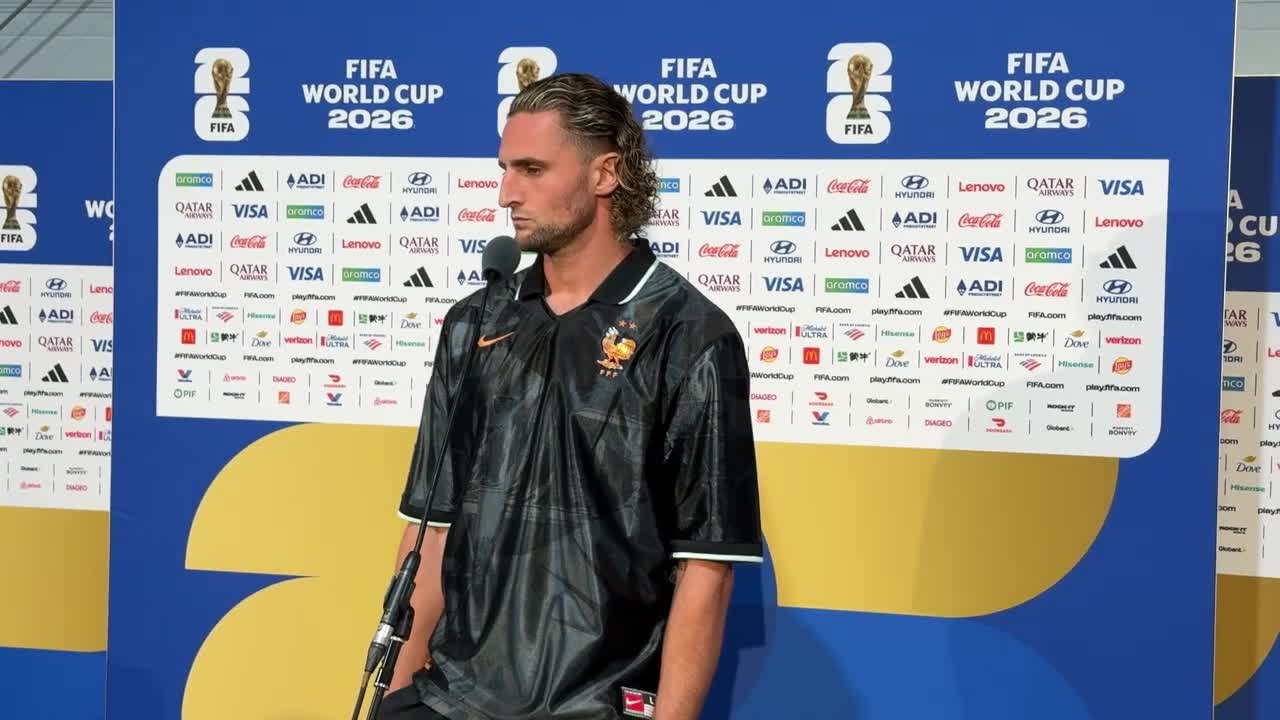 Adrien Rabiot critique l’état du terrain après la victoire de la France face au Sénégal