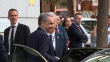 Zapatero llega a la Audiencia Nacional entre gritos de "¡chorizo!" y "¡sinvergüenza!"
