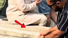 Putting something in her drink 😳🤭