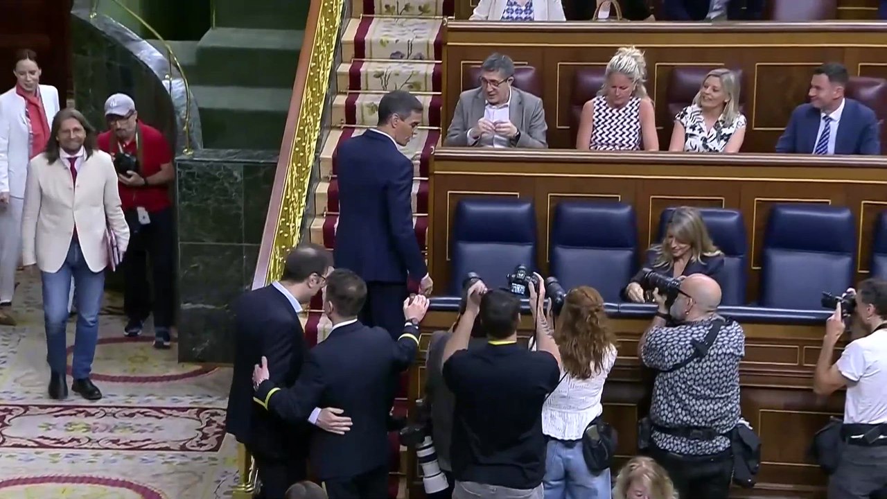 Intercambio de golpes entre Pedro Sánchez y Feijóo por la corrupción de Zapatero