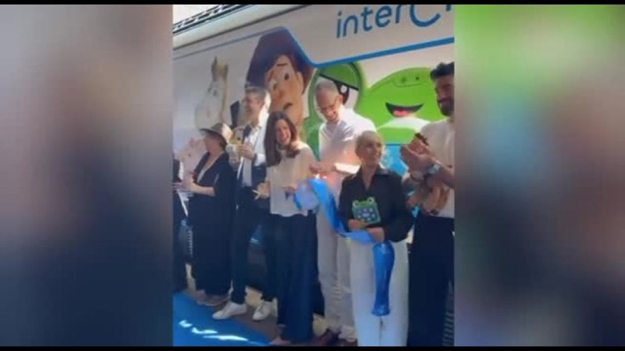 Trenitalia, partito il primo Intercity dedicato a "Toy Story 5"