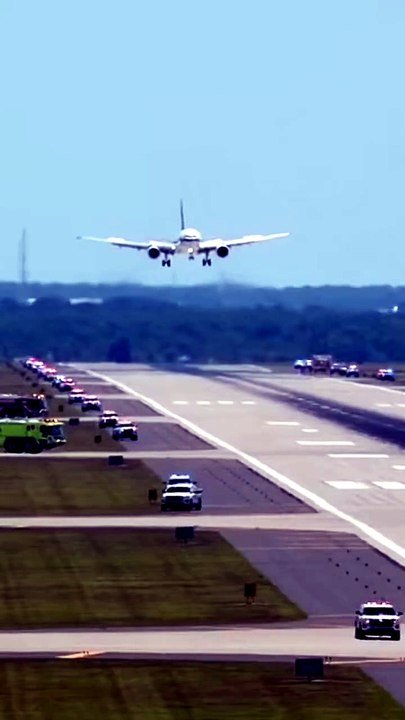 “Daytime Runway Emergency   Brutal Hard Landing Captured Live” #EmergencyLanding #HardLanding #AirportCrisis #AviationFootage #RunwayChaos