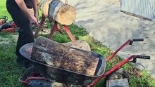 Cette Brouette à moteur est juste géniale