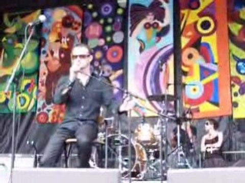 Les Fatals Picards à Gentilly : balances