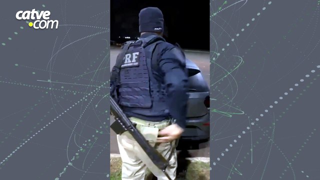 PRF apreende quase meia tonelada de maconha em carro clonado após perseguição na BR-277