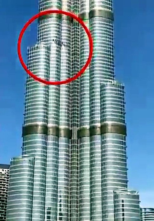 🏙️🧽 Le saviez-vous ? Il faut environ trois mois pour nettoyer toutes les vitres du Burj Khalifa. 😲✨🏗️ Mais comme elles sont nettoyées quatre fois par an, le travail ne s’arrête jamais : dès qu’un cycle se termine, le suivant commence. 🔄👷‍♂️🌍