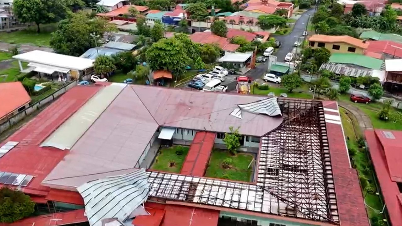 tn7-vecinos-se-unen-para-reparar-hogar-de-adult...