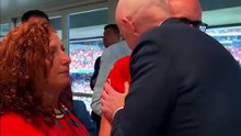 Gianni Infantino com pais de Diogo Jota e André Silva