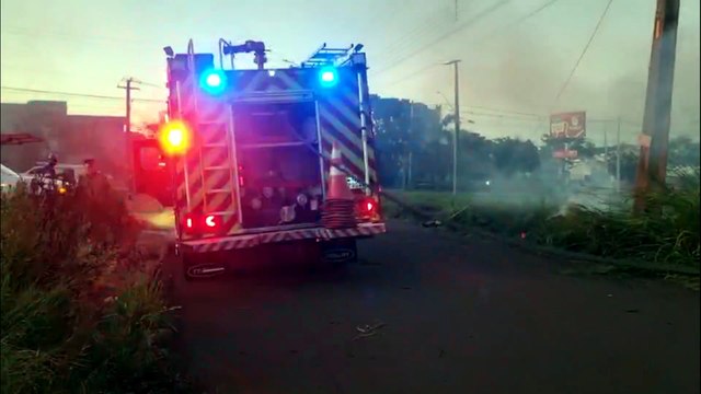 Incêndio em vegetação mobiliza Corpo de Bombeiros em Cascavel