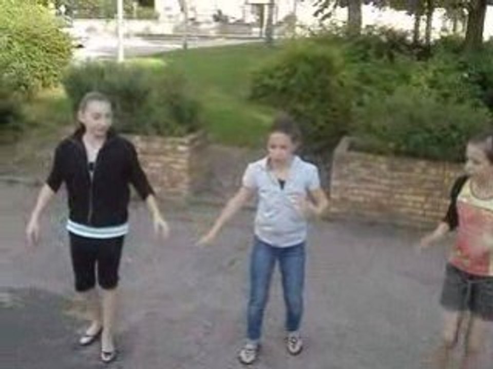 Louisa chloé et melanie danse