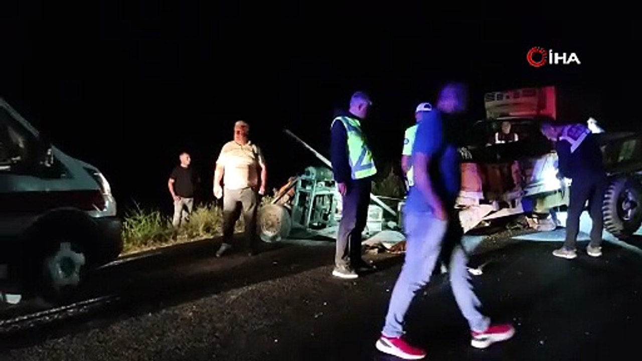 Çorum'da kamyon ile traktör çarpıştı: 1 ölü, 2 yaralı