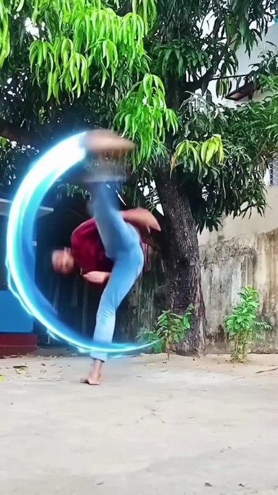 Real martial artist perform with special effects