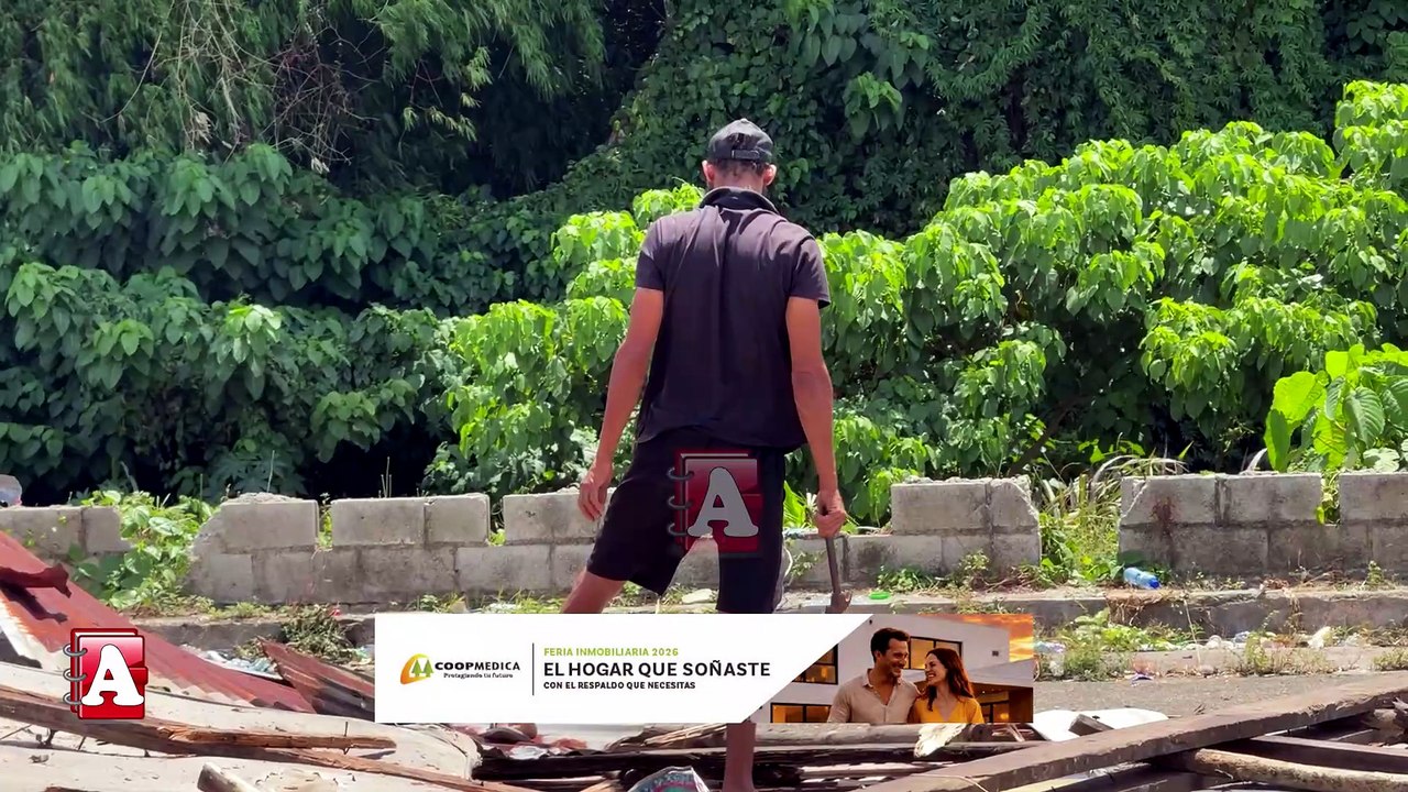 Alcaldía de SFM desaloja a ocupantes de terrenos municipales en Barrio Azul