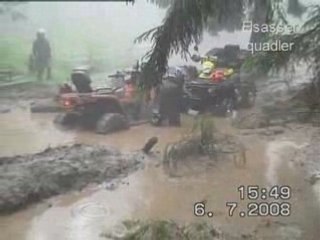 quand les femmes ce font un refus de priorité en quad !!!!!