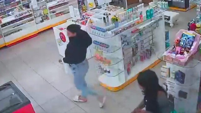 Com tranquilidade, dupla é flagrada furtando cerca de R$ 1 mil em produtos de farmácia no Universitário em Cascavel