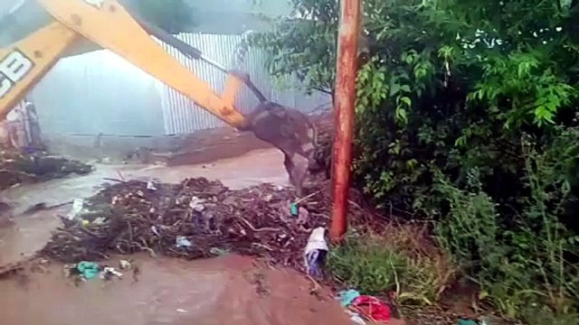 سرہامہ کے کنگ پوش کالونی میں اچانک بادل پھٹنے سے تباہی، باغات کو شدید نقصان