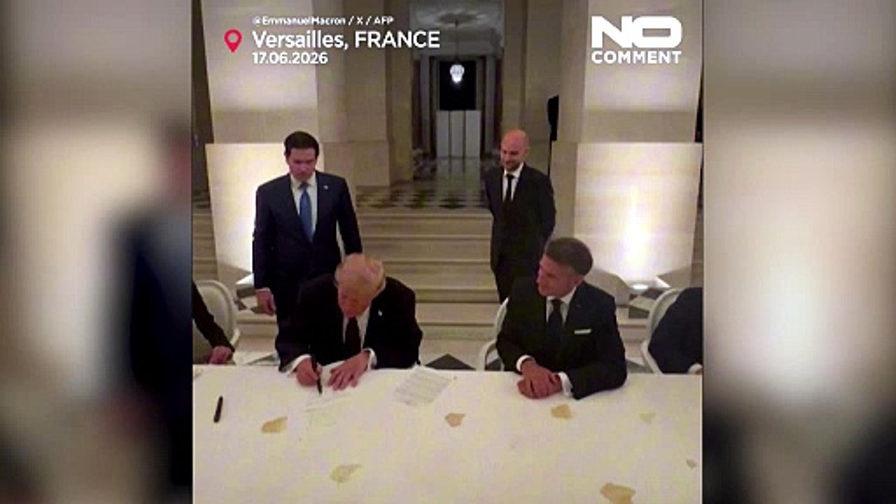 Video: Trump unterzeichnet US-Iran-Abkommen in Versailles