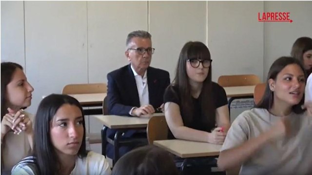 Pupo torna tra i banchi per l'esame di maturità: «Più emozionato che a un concerto»