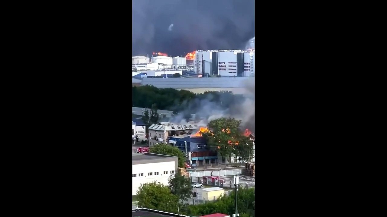 Mosca brucia, Ucraina colpisce la 'raffineria del Cremlino'