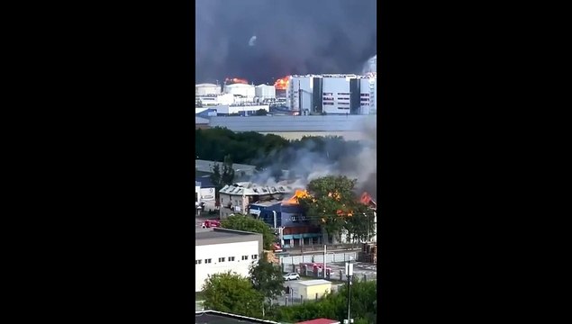 Mosca brucia, Ucraina colpisce la 'raffineria del Cremlino'